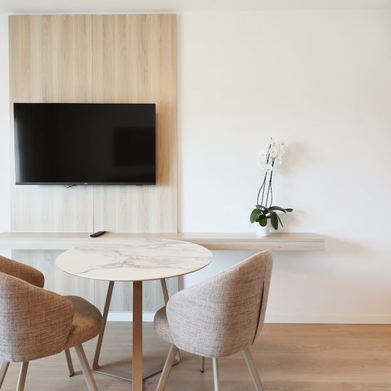 EXECUTIVE APARTMENT4