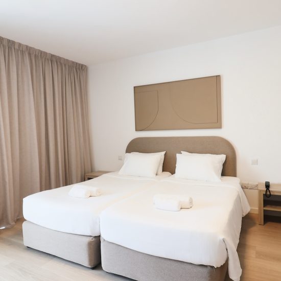 ONE BEDROOM APARTMENT