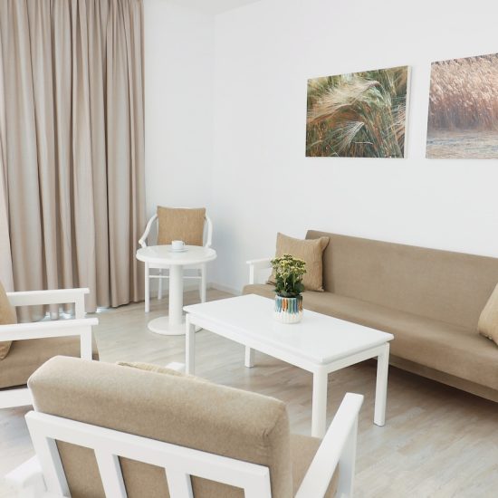 ONE -BEDROOM APARTMENT1423