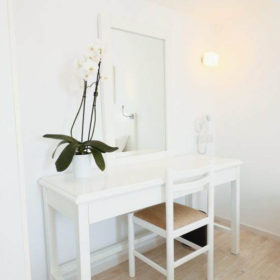 ONE -BEDROOM APARTMENT17
